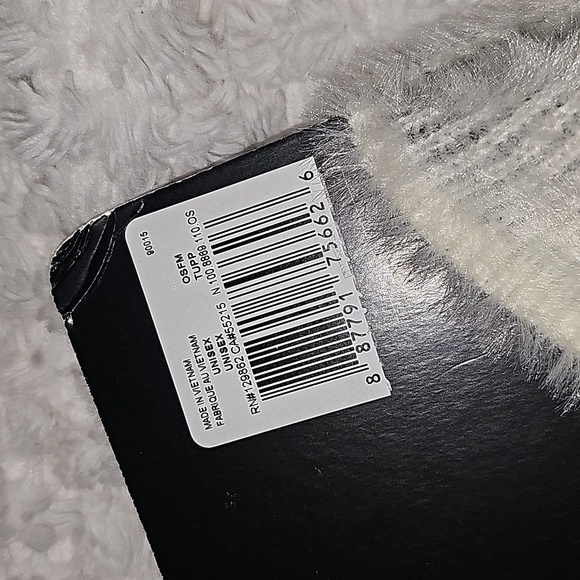 Nike Unisex Plush Infinity Scarf - Picture 4 of 4